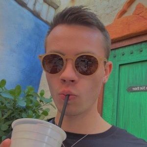 Meet your Posher, Ethan